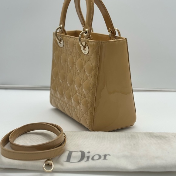 Dior Tan Quilted Handbag Size Medium Patent Leather - Picture 16 of 17